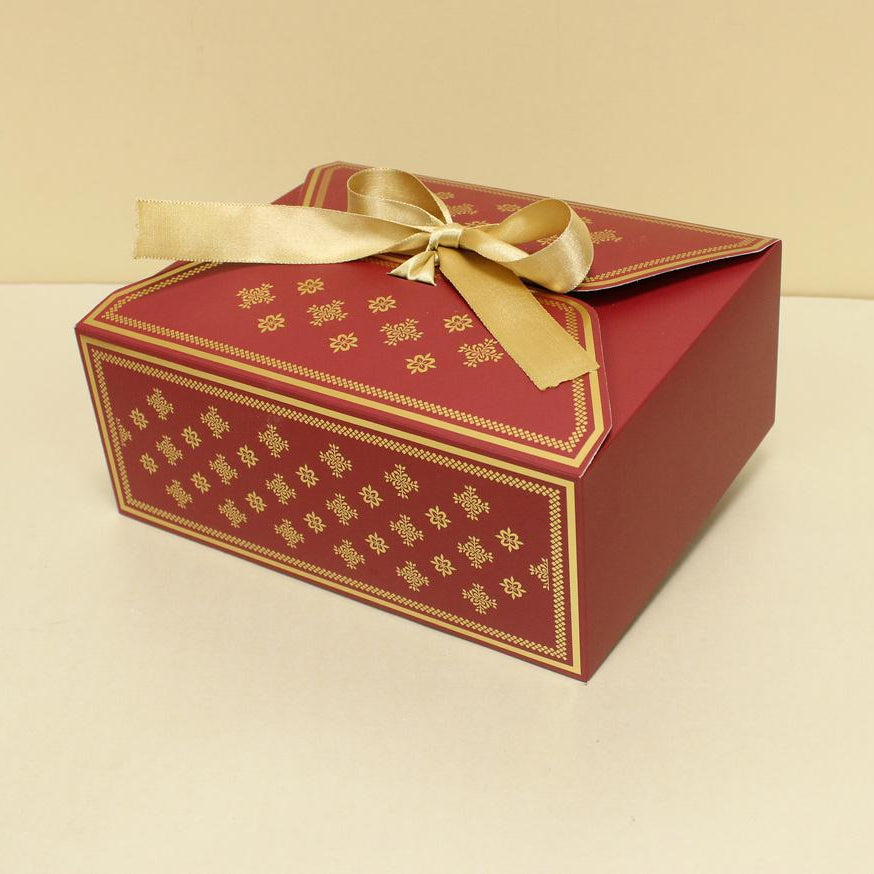 Festive Special Premium Hamper Packaging Box With Golden Leaf Printing