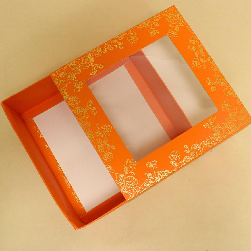 Festive Special Premium Hamper Packaging Box With Golden Leaf Printing